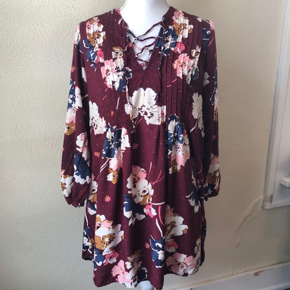 Old Navy Tops - Old Navy Lace Up Front Floral Tunic S Burgundy